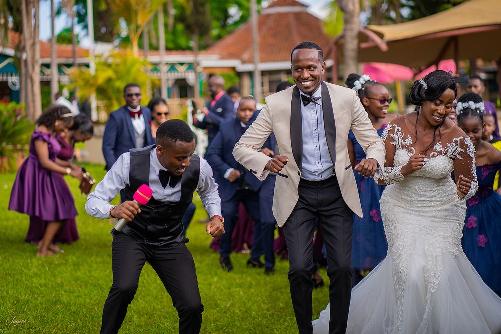 Jagoro Pictures | Undiluted Love