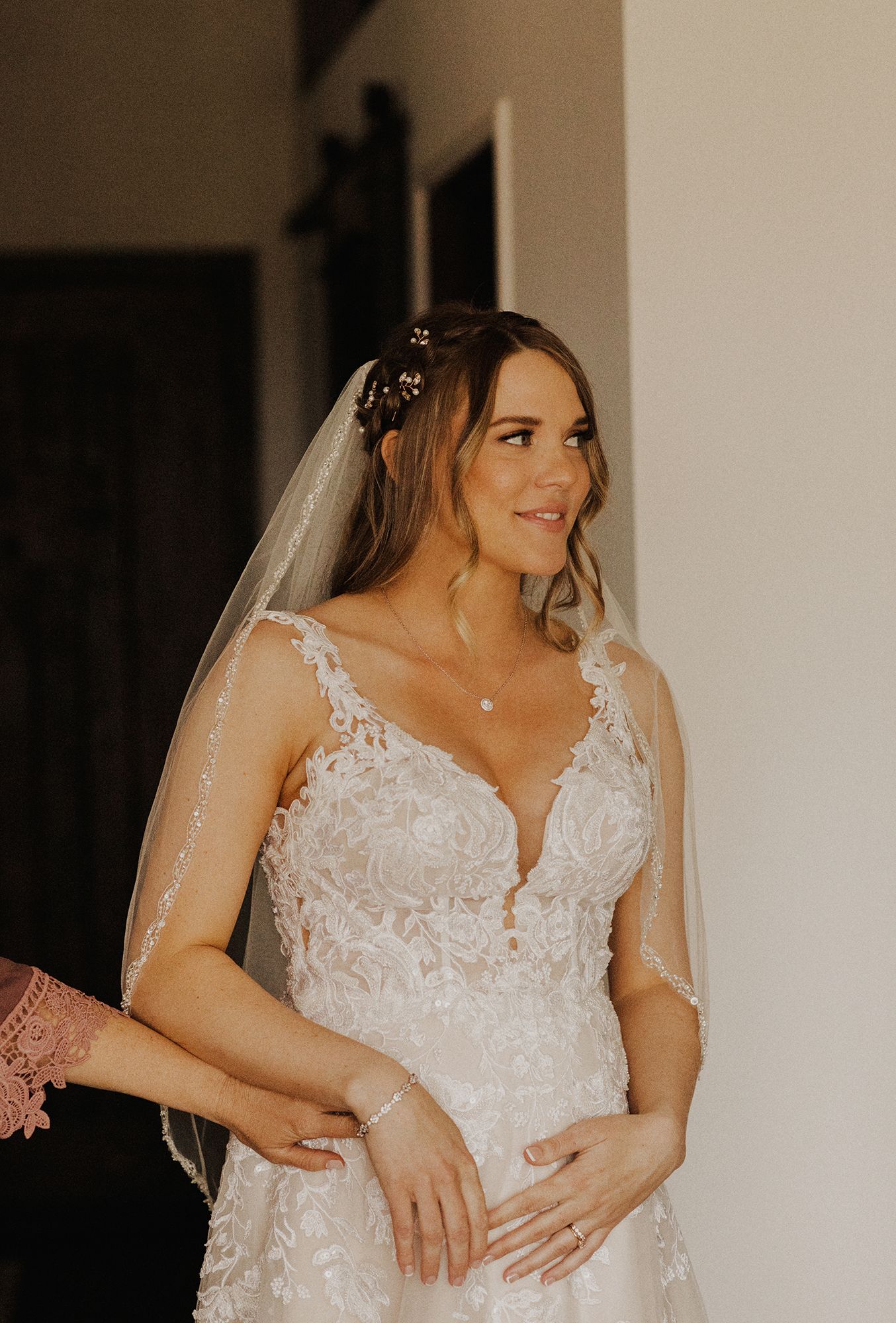 E Noelle Photography in-home wedding in Hidden Hills Los Angeles, bride candid getting ready