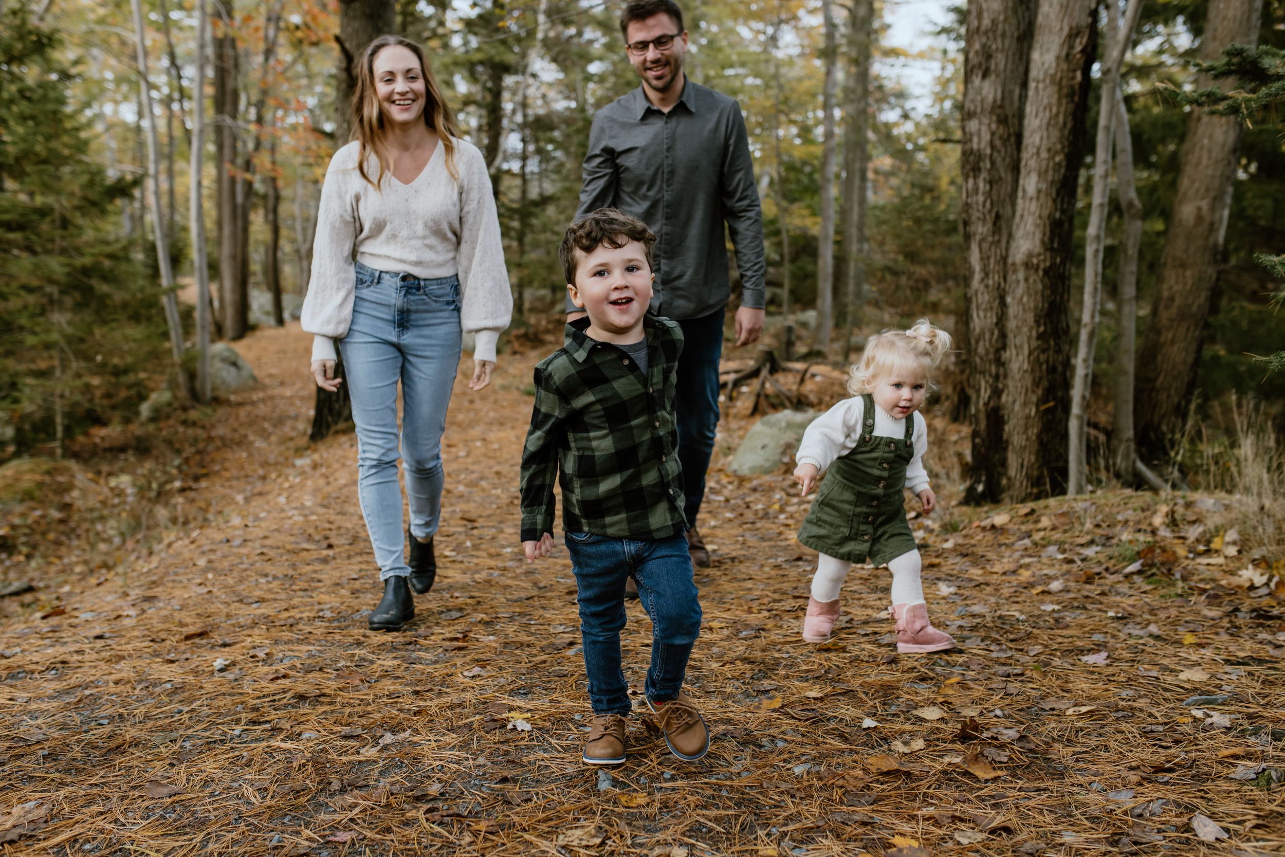 Family Fall Mini Session at Frog Pond Park, Halifax, Nova Scotia - Charlotte Buckle Photography