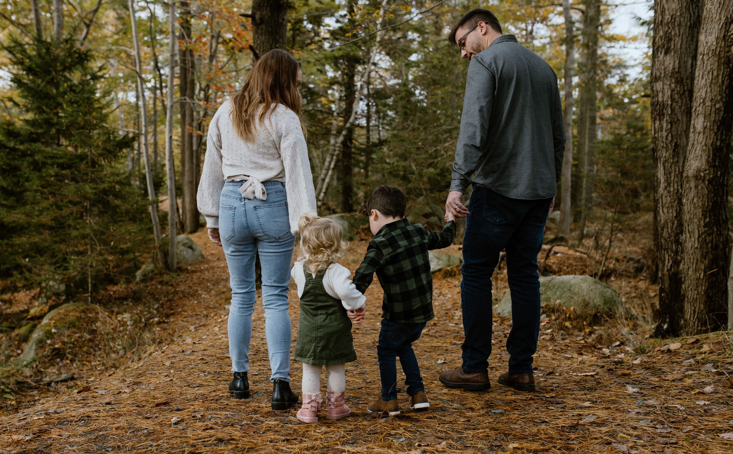 Family Fall Mini Session at Frog Pond Park, Halifax, Nova Scotia - Charlotte Buckle Photography