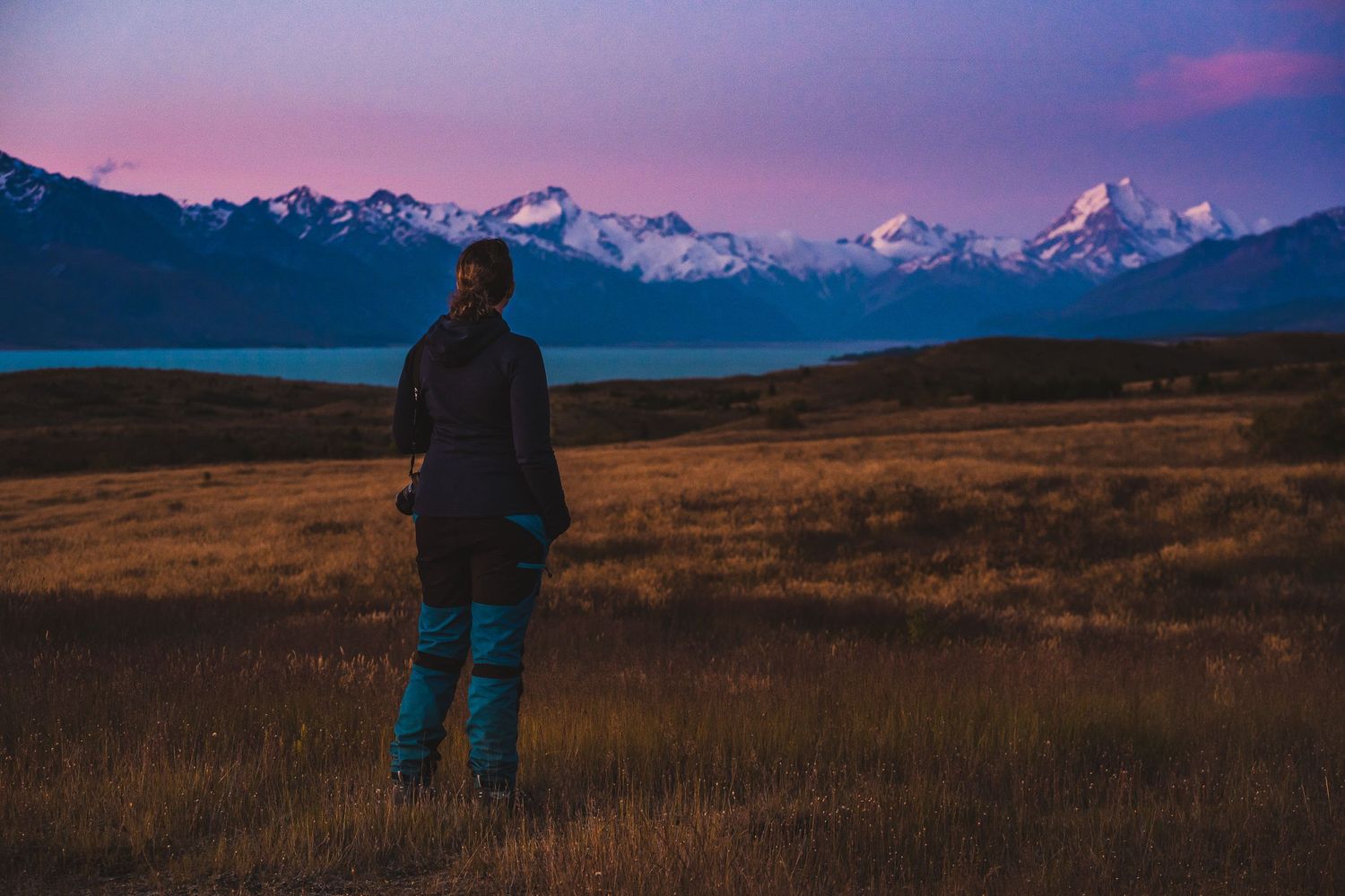 female mount cook new zealand photographer sunset adventure elopement swedish sweden