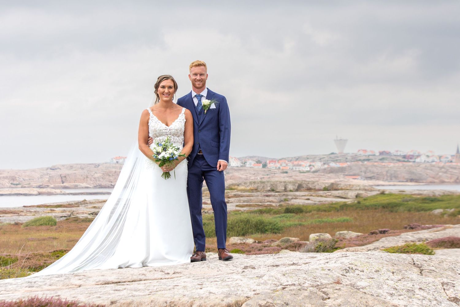 Bröllop på smögen. Bröllopsfotograf. Portrtättbild. Höllö. Bröllopsfotograf från Vänersborg, västkusten. Bohuslän, göteborg.