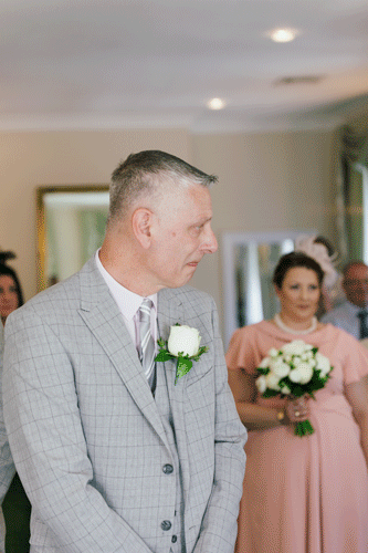 Hampshire's top award-winning wedding photographer documenting love stories with elegance in a gif.