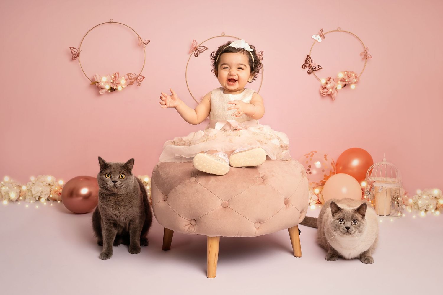 Expert newborn, maternity, family & cake smash photography in Hayes, West London. Studio & home sessions with props, backdrops & accessories