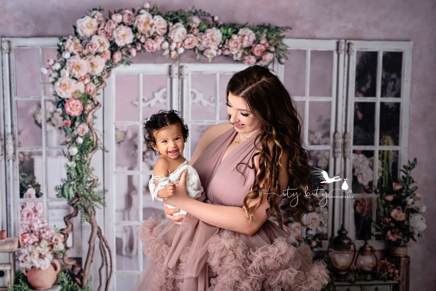 Mama Victoria Cleveland Family Photographer