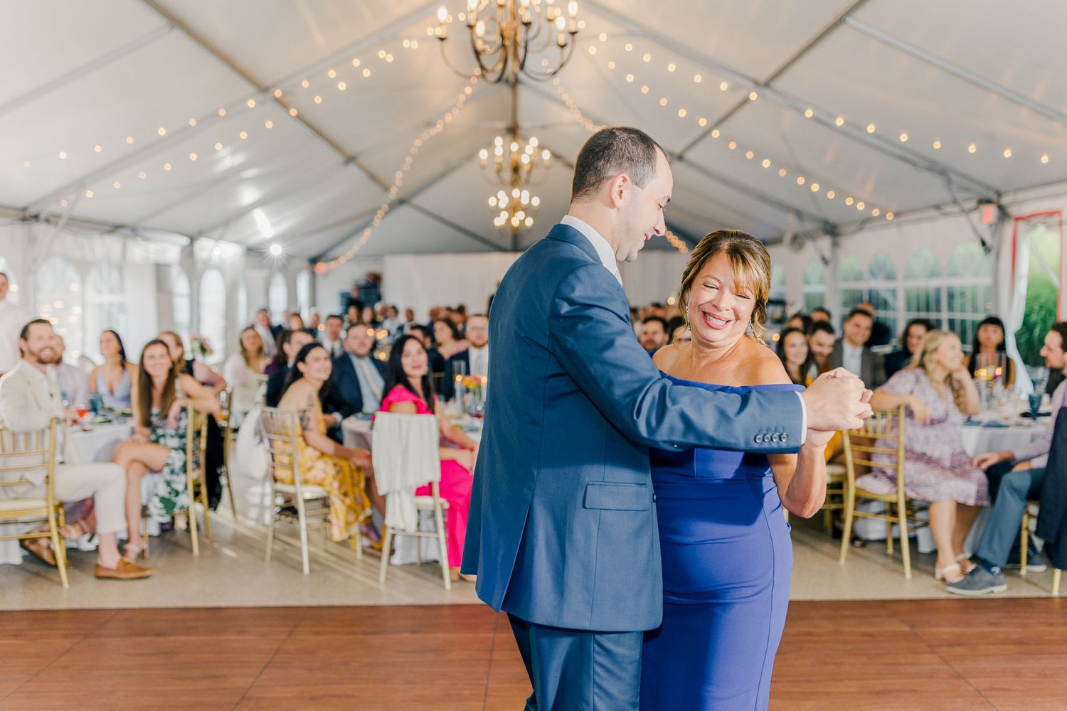 RUST MANOR HOUSE LEESBURG VIRGINIA WEDDING PICTURES RECEPTION
