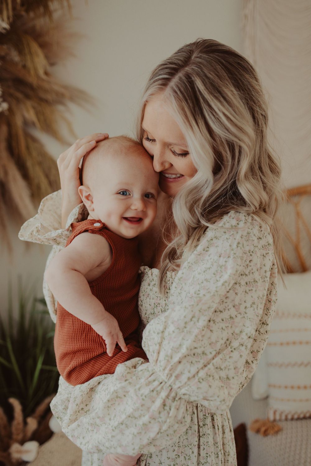 motherhood photography session snuggles in the cozy studio