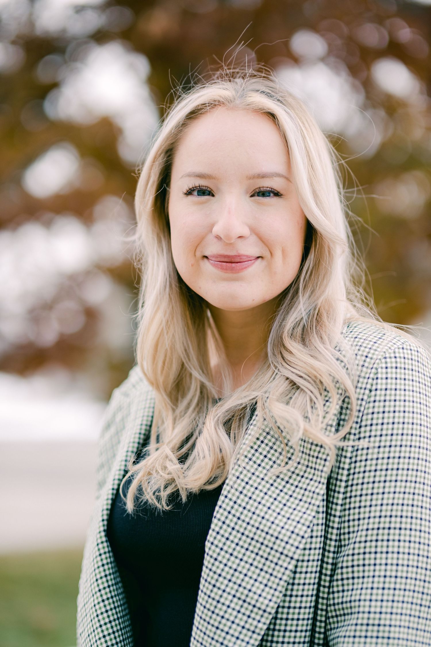 outdoor headshot with Michelle Deppe photogrpahy