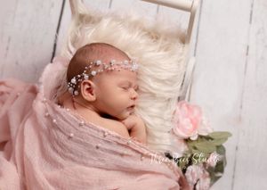 newborn photography, quinte west, trenton, brighton, cobourg ontario, family photos, photography, studio photography,
