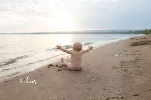 newborn photography, quinte west, trenton, brighton, cobourg ontario, family photos, photography, studio photography,
