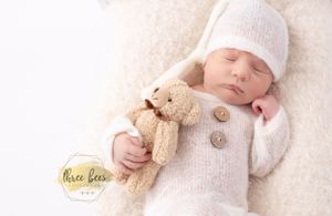 newborn photography, quinte west, trenton, brighton, cobourg ontario, family photos, photography, studio photography,