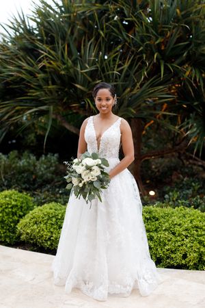 Bermuda wedding photographer wedding photography bride dress beautiful The Loren hotel