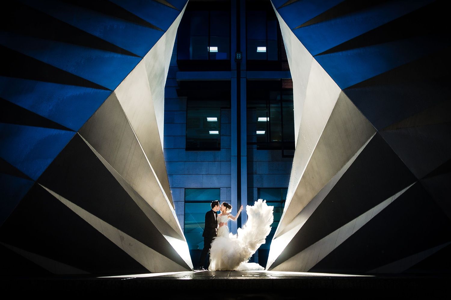 Award-winning photograph of London Pre-wedding - couple on South Bank