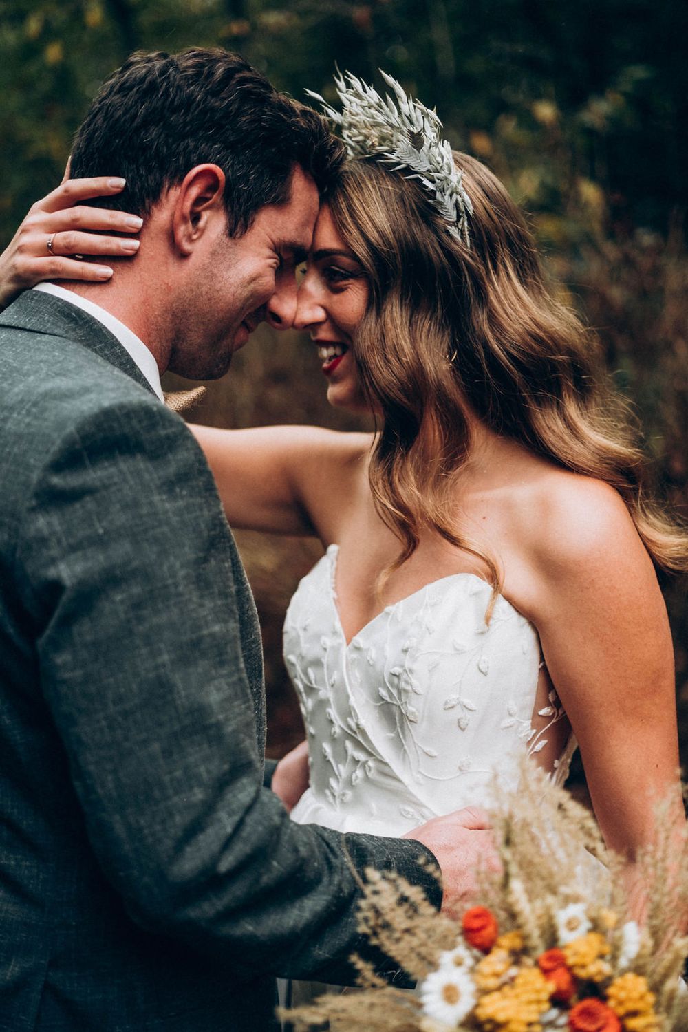 photographe mariage bretagne , maquilleuse mariage , coiffure maquillage finsitère,  mariage plomelin @luciepouliquen @gauthierleguen