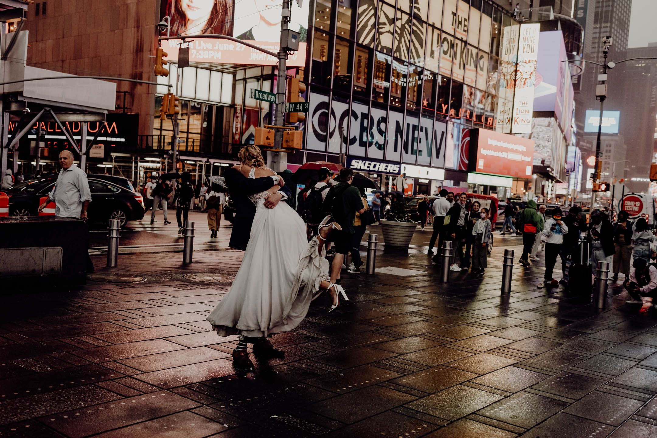 wedding photo of an city elopement in New York city