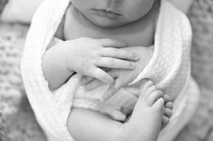 detail shot of baby fingers and toes