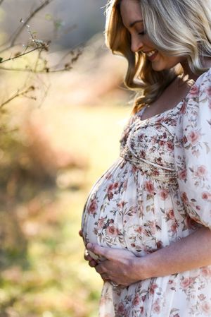 maternity photo natural setting Mebane NC