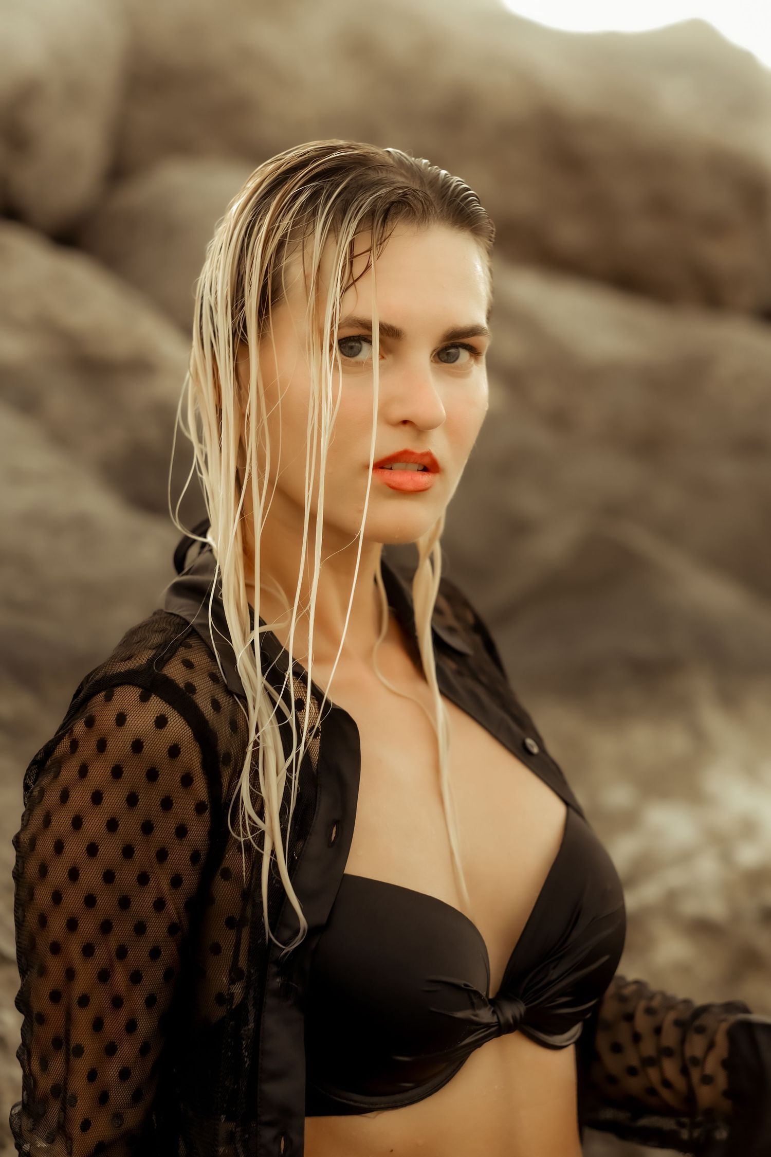 girl at dubai beach photography by portraitae