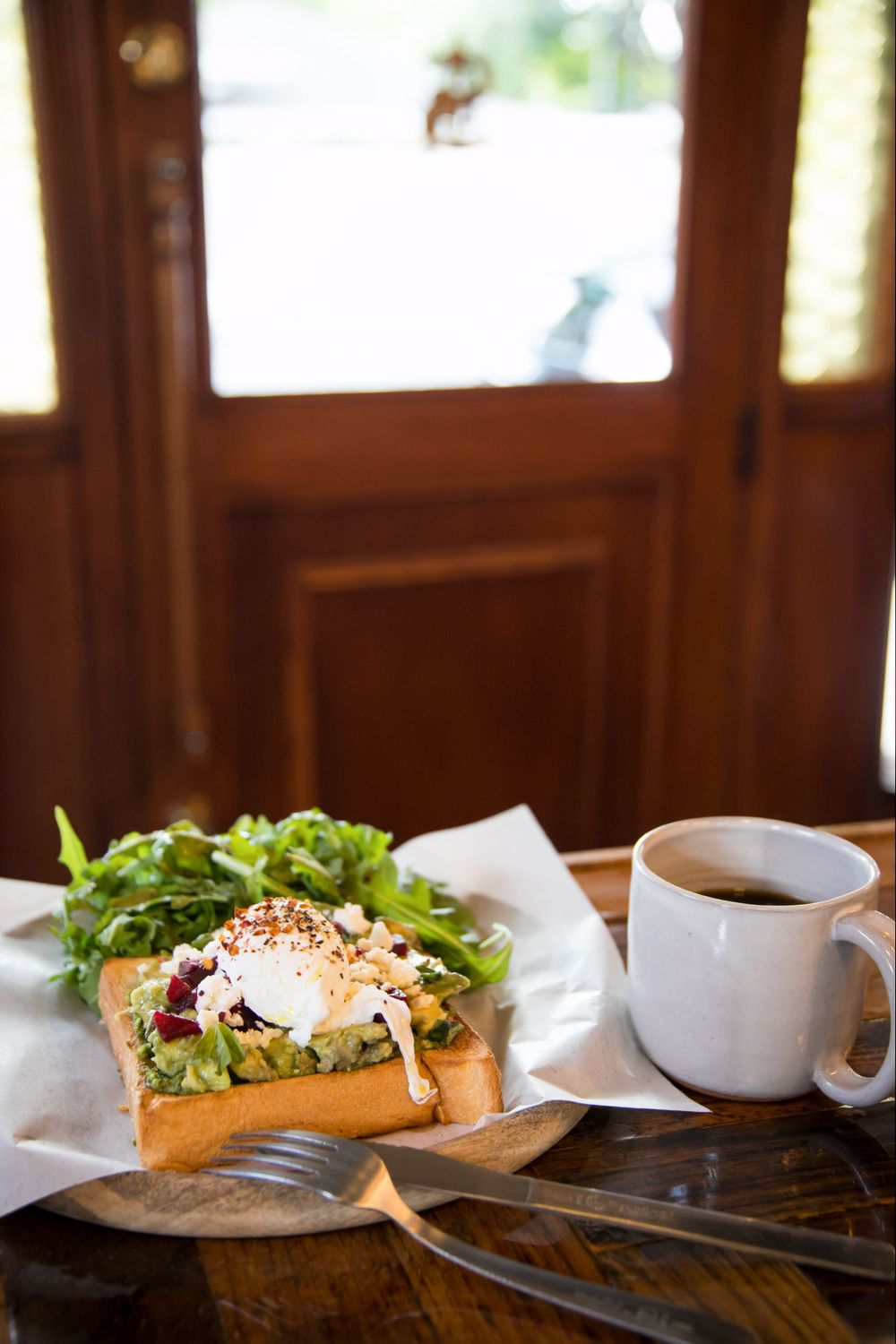 hawaii restaurant, avocado toast, coffee