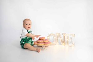 Birthday photography pregnancy photography newborn photography child photography family portrait photography Oxfordshire
