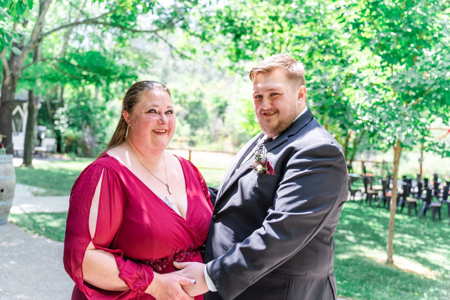 portrait of the groom with the mother of the groom