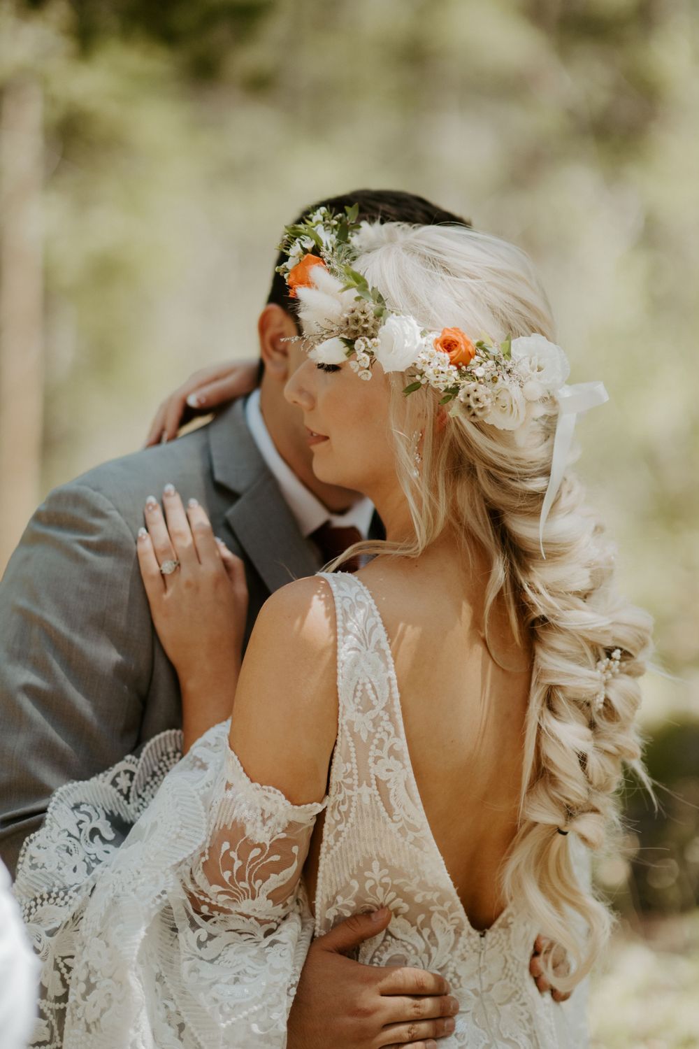 Wedding couple in the Colorado mountains