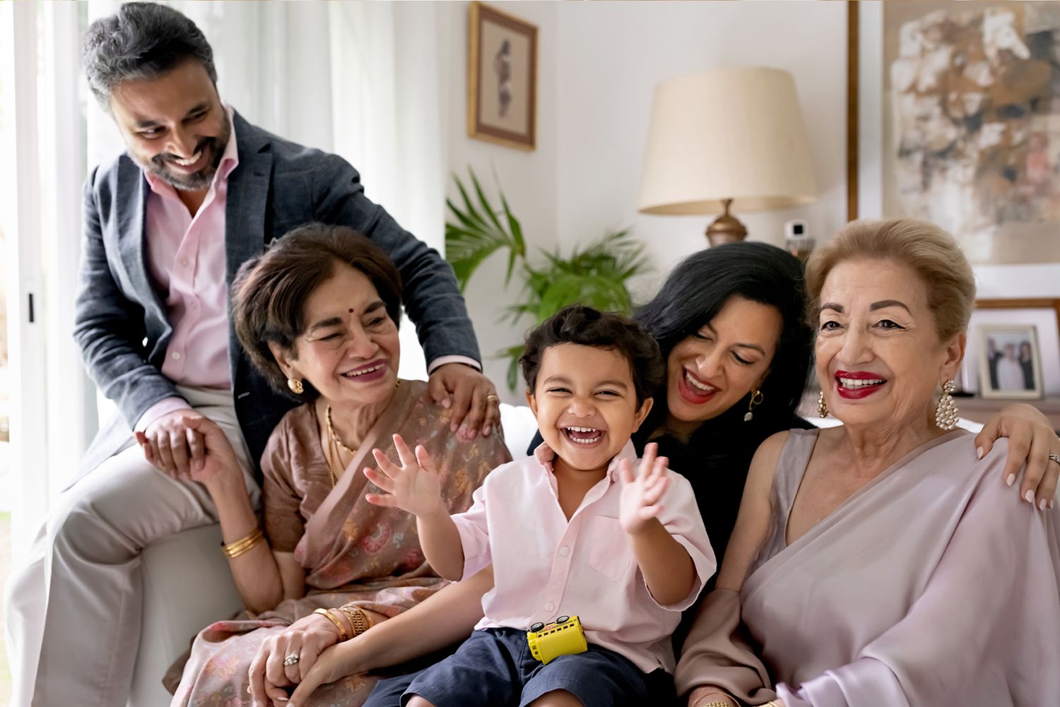 family photoshoot at home dubai photographer
