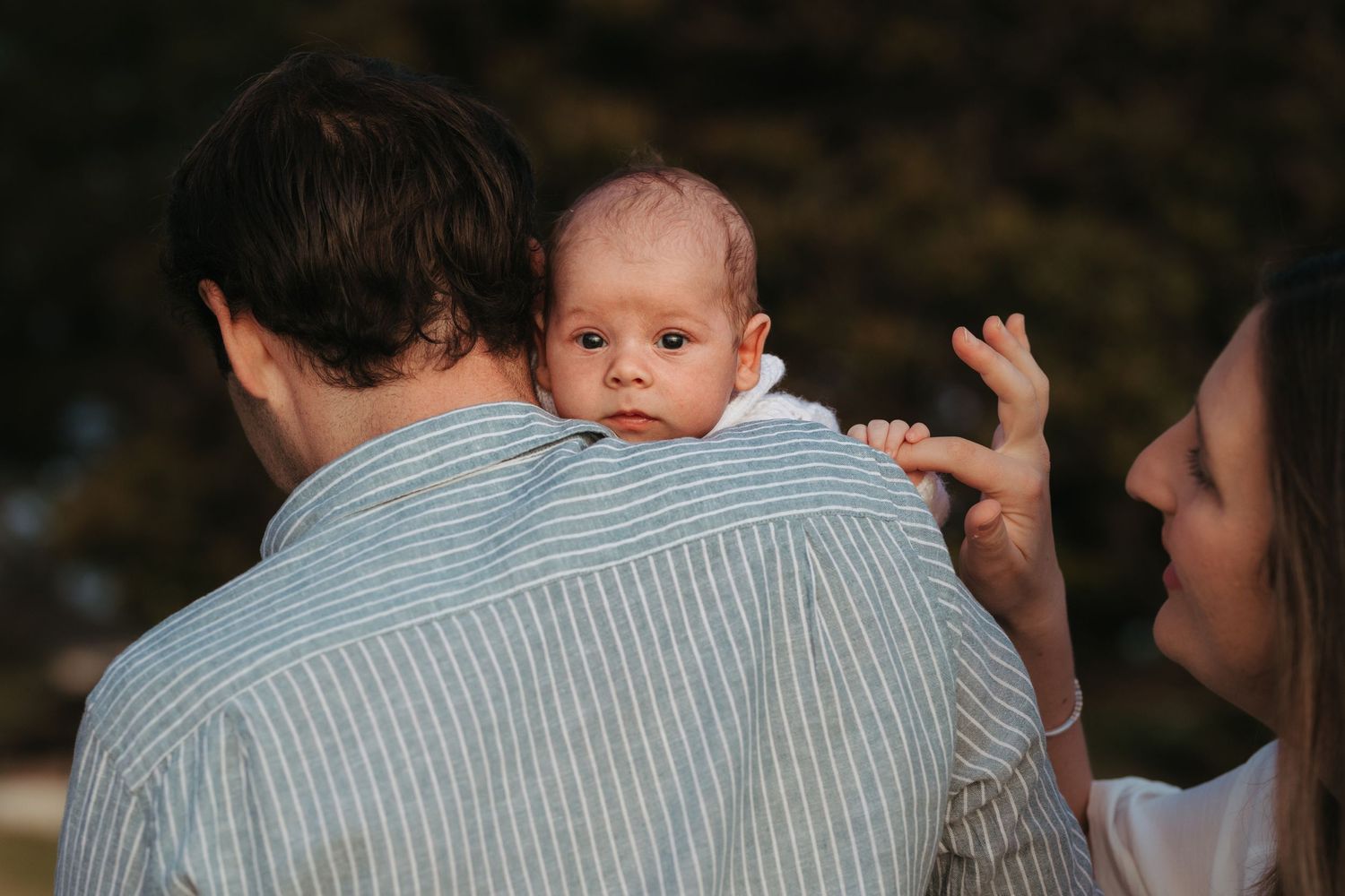 Newborn Baby Mum and Dad at Newborn family Photoshoot in Lake Macquarie, Newcastle, Hunter Valley, New South Wales