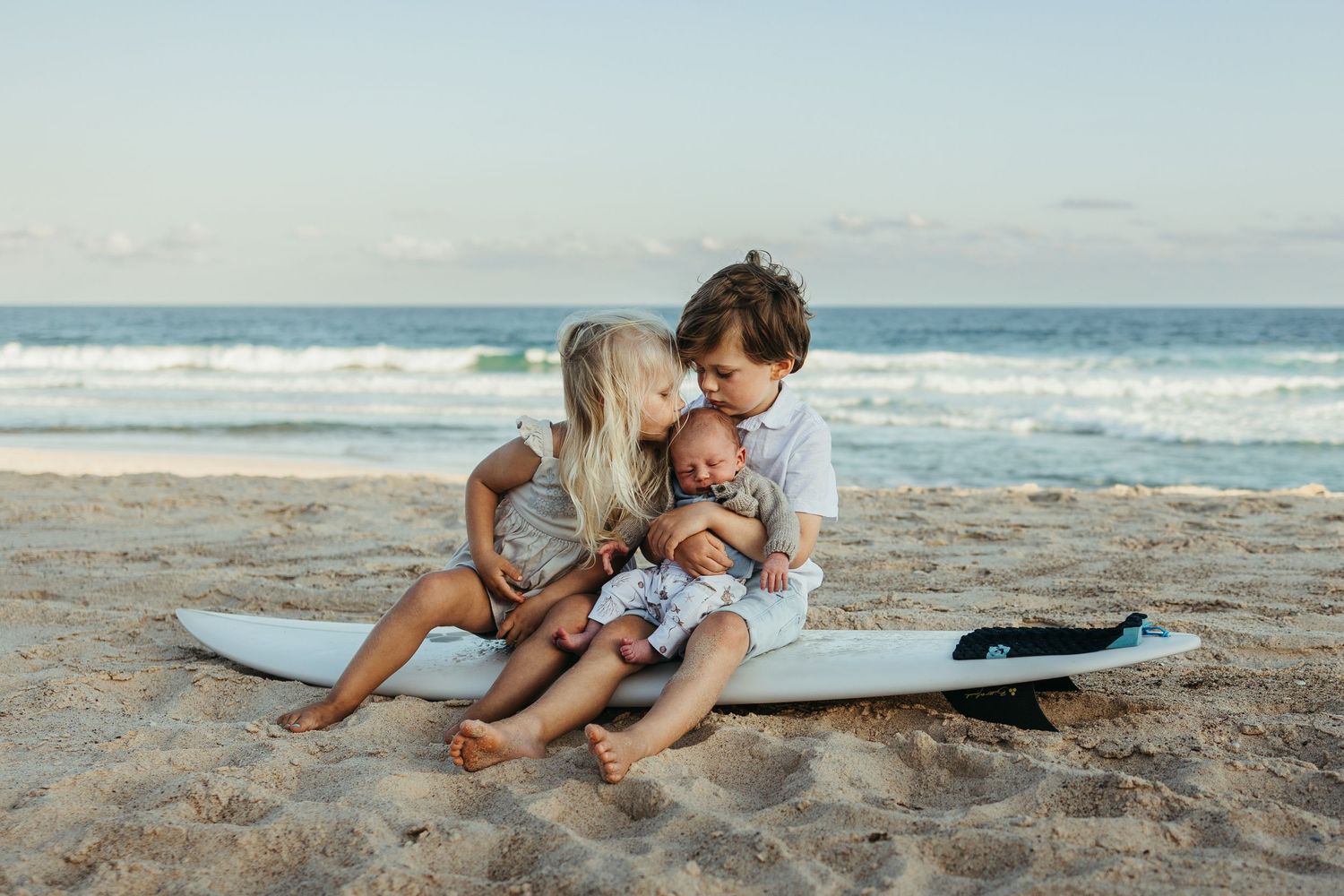Newborn Baby and siblings at Newborn family Photoshoot in Lake Macquarie, Newcastle, Hunter Valley, New South Wales