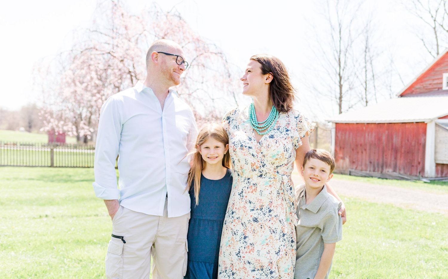 Family portrait taken in the Hudson Valley, NY by Danielle Lauren Photography