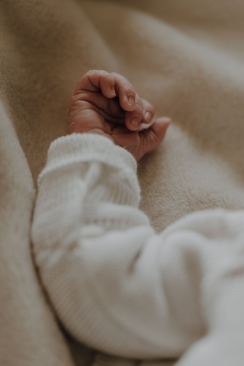 baby shooting detail hand