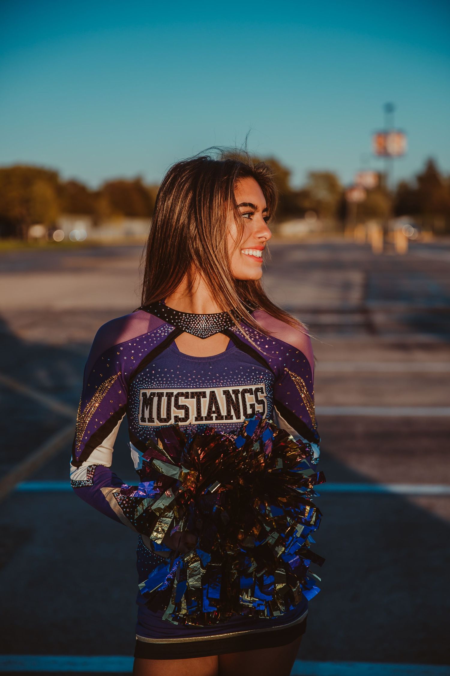 senior portraits model urban background creative lighting chicago golden hour in rolling meadows