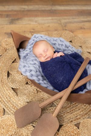 swansboro firefighter newborn photo Samantha Ann Photography studio family photographer near hubert and jacksonville