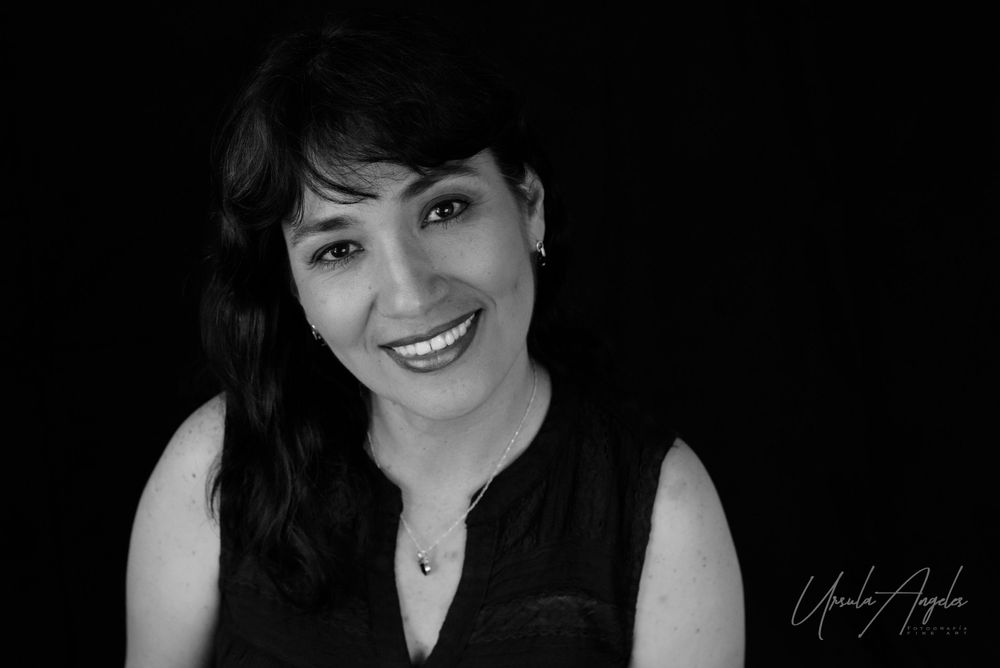 RETRATO EN ESTUDIO - BLANCO Y NEGRO - URSULA ANGELES