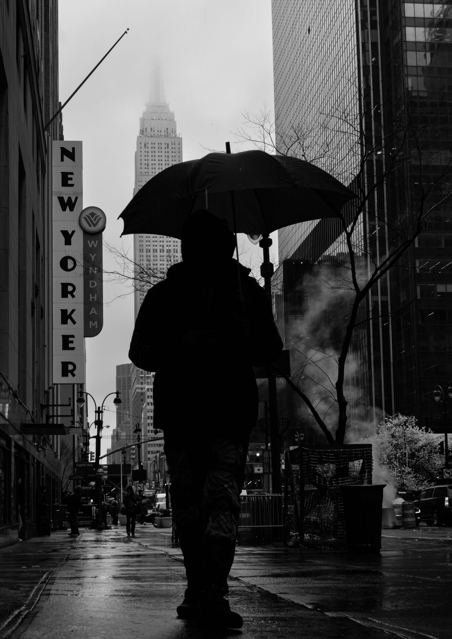 London portraiture photoshoot with a model by Kush Rattan Photography New York Empire State Building