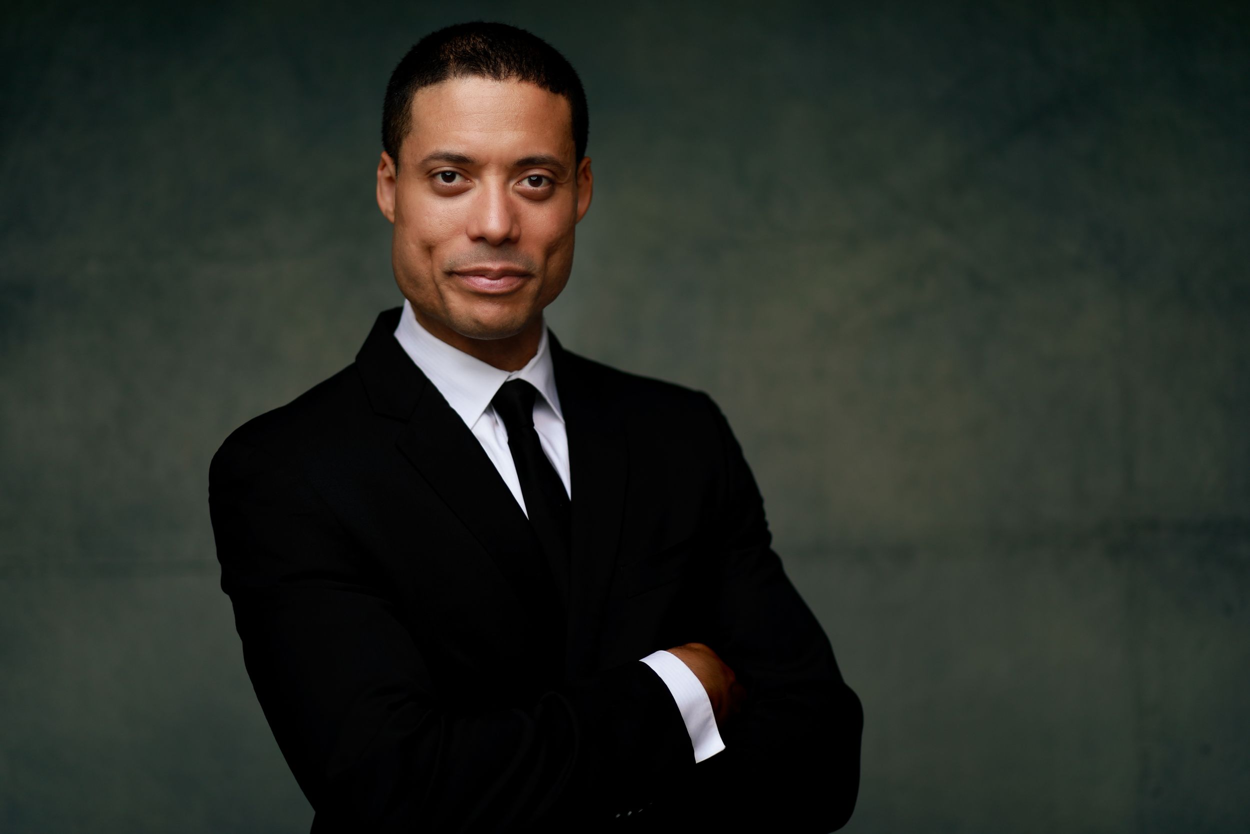 Professional headshot photography in the DC, Maryland, and Virginia area, serving Rockville, Bethesda, Potomac, and the grater DMV area.