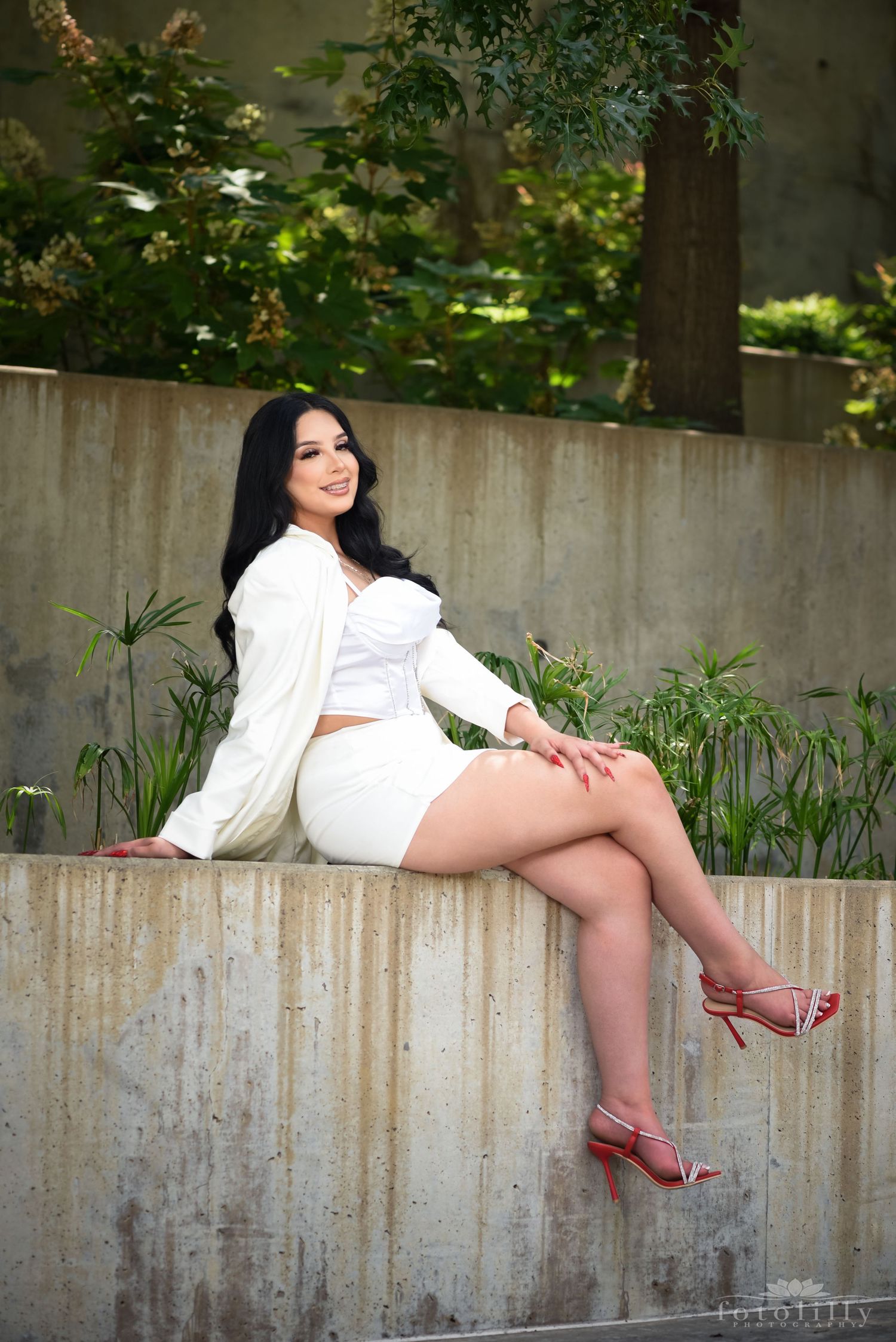 fort worth graduating senior photos jasmine downtown fort worth TCC location fotolilly photography
