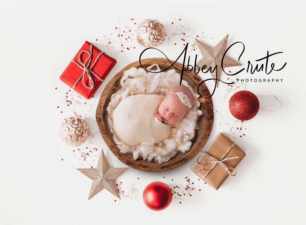 Melbourne Newborn baby in sleepy newborn pose. Melbourne best newborn photographer. Best baby photo photography. Affordable family photos.