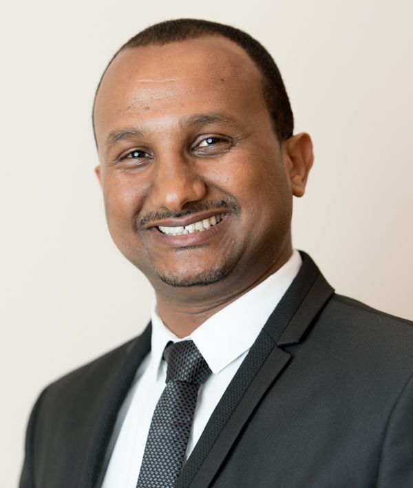 headshot & portrait photography studio