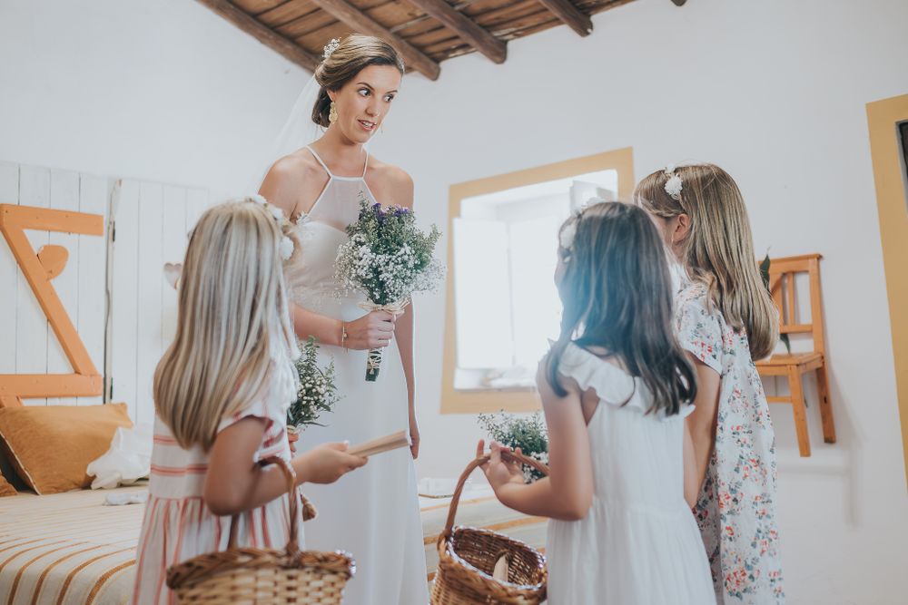 fotografia-casamento-alentejo-monte-do-ramalho-noiva-e-sobrinhas