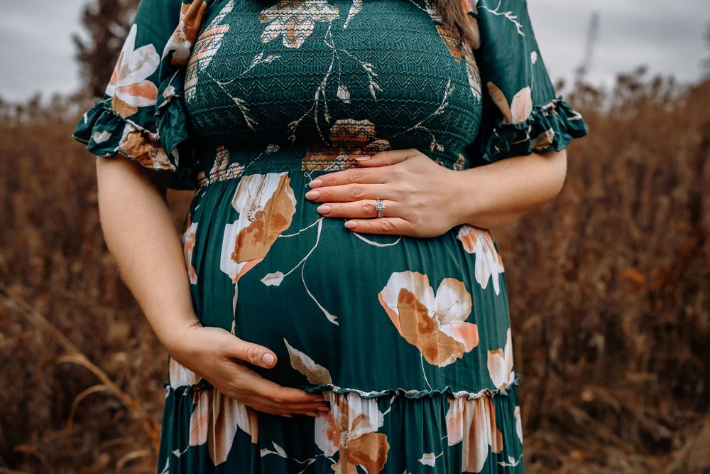 Pregnancy bump photoshoot closeup