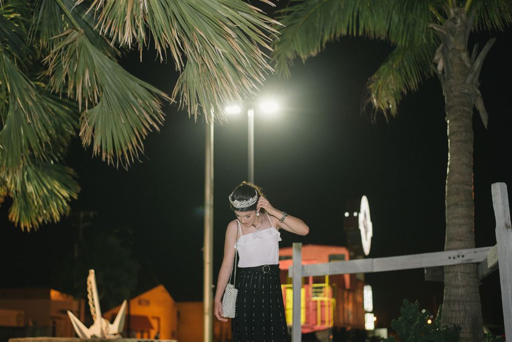 girl posing for pictures. south padre island. Texas. Wedding photography