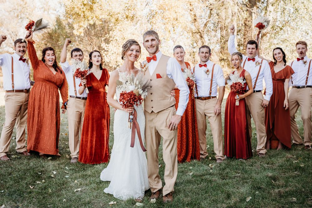 wedding in Amana Iowa sage and ivy photography wedding photography Iowa corridor midwest