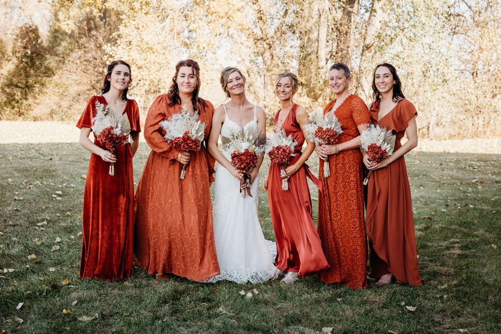 wedding in Amana Iowa sage and ivy photography wedding photography Iowa corridor midwest