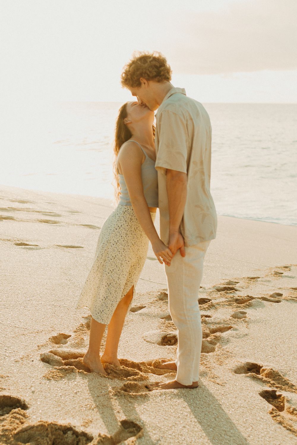 Oahu Couples Photographer | Oahu Wedding Photographer | Hawaii Wedding Photographer | Oahu Engagement photoshoot