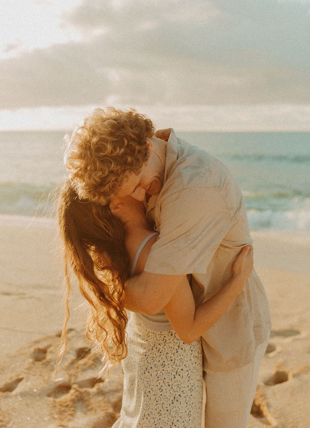 Oahu Couples Photographer | Oahu Wedding Photographer | Hawaii Wedding Photographer | Oahu Engagement photoshoot