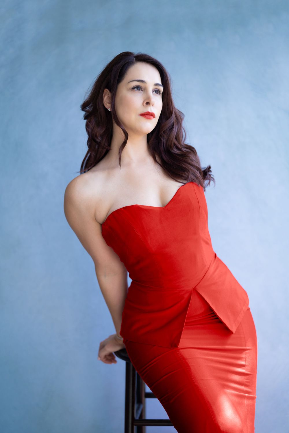Opera mezzo-soprano headshot by Kendra Irene
