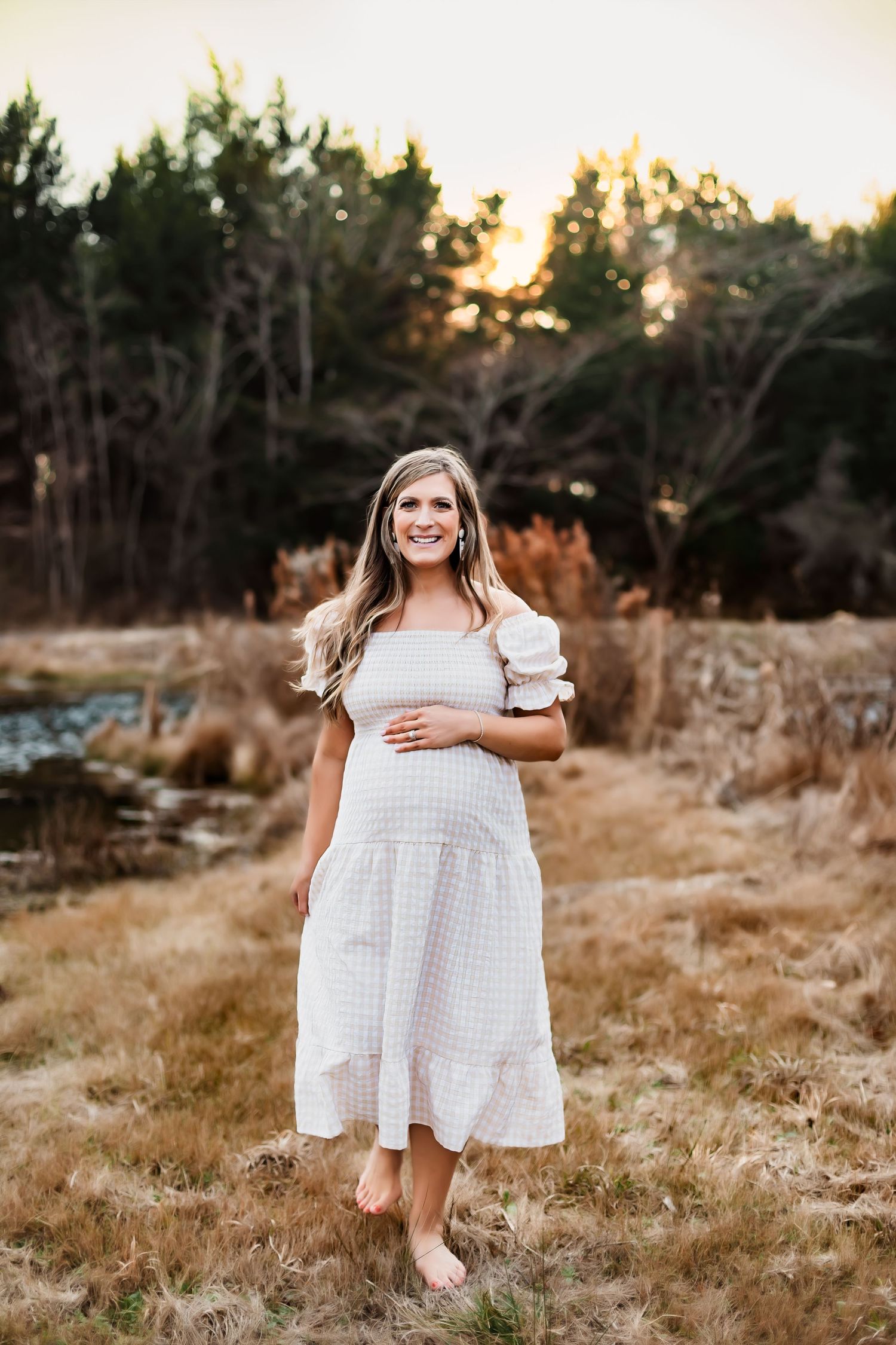 5 Reasons to book a maternity session with Gray Mornings Photography,