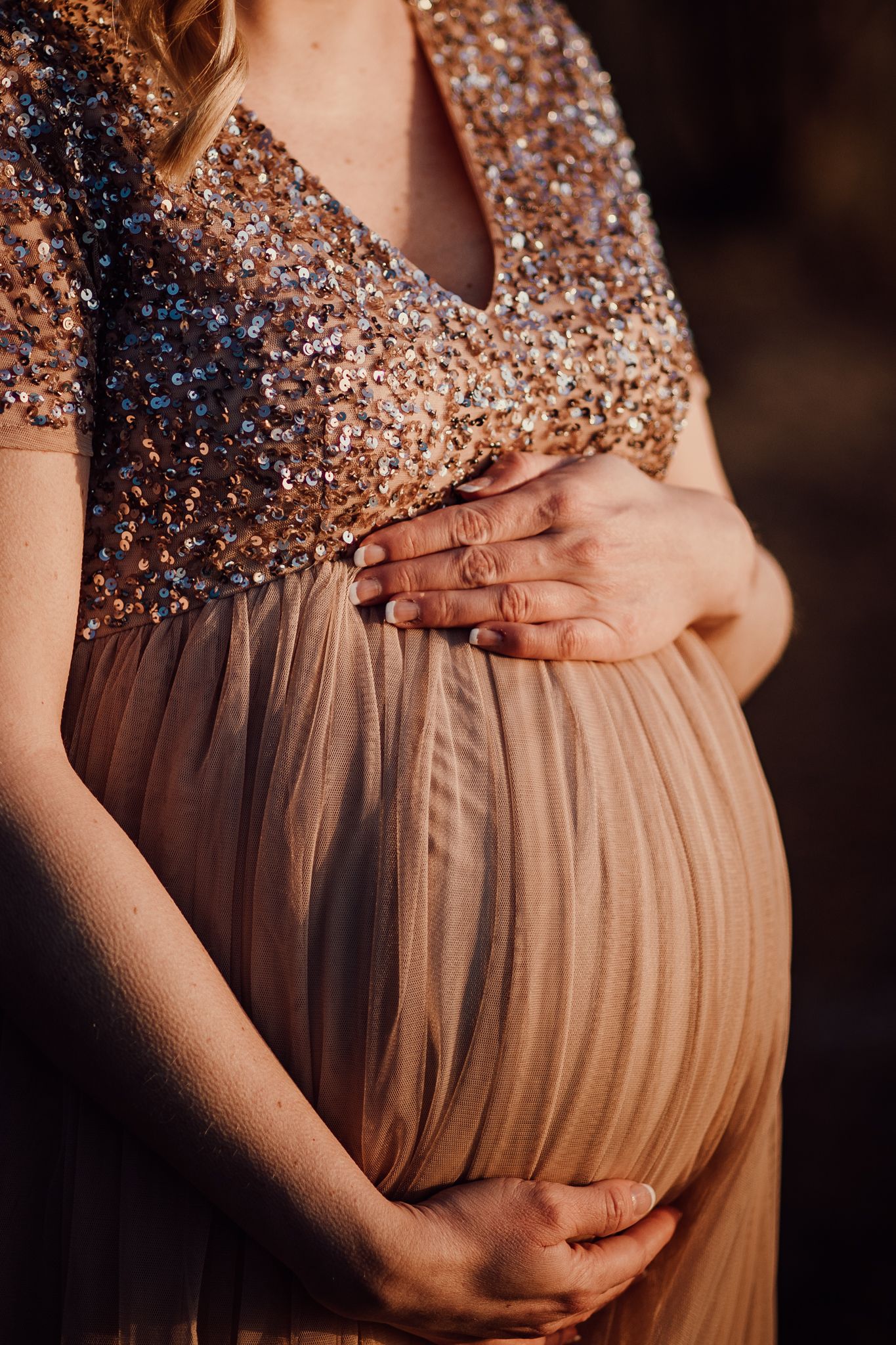 Gravid, gravidfotograf, lånekläder, Maya deluxe maternity dress, fotograf, Therese Båvenmark, Enköping, Uppland, Sverige