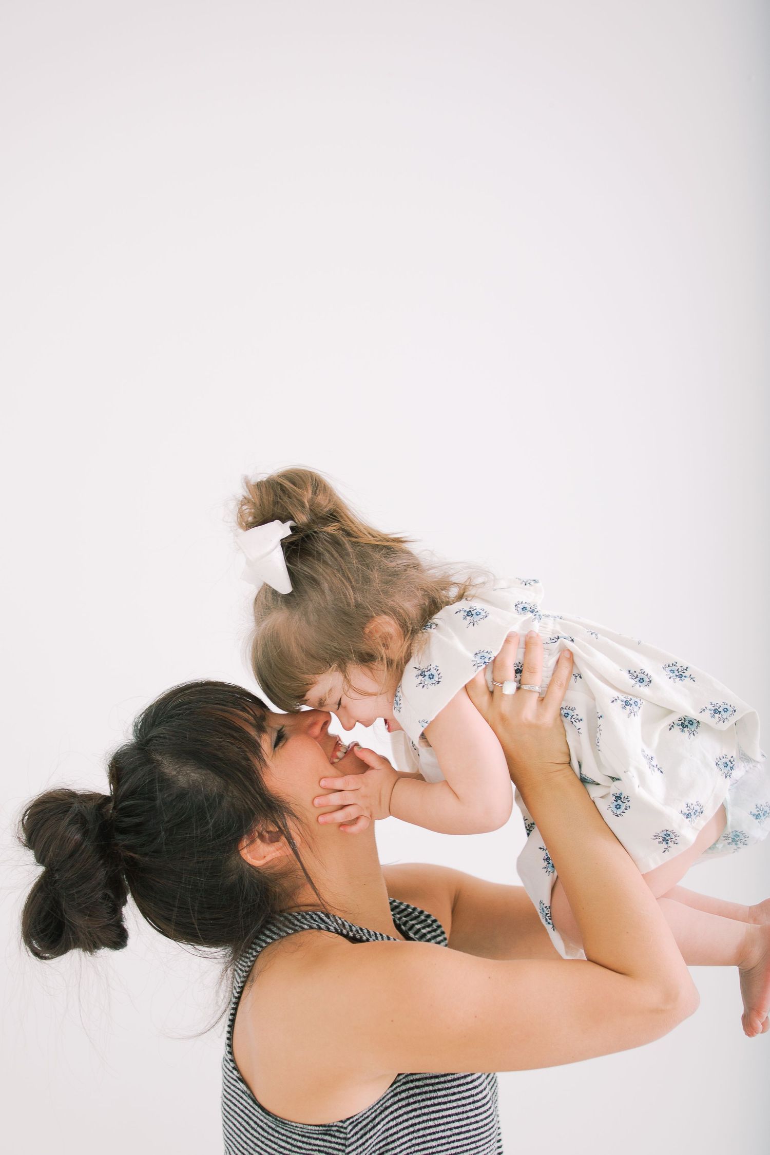 genuine photos, mom and daughter photo, baby milestone photographer, omaha baby photographer, loveland studios